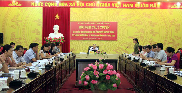 Đồng chí Chúng Thị Chiên phát biểu tại Hội nghị.