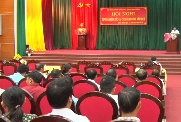 Toàn cảnh lễ khai giảng lớp tập huấn nghiệp vụ CCHC cho cán bộ, công chức.