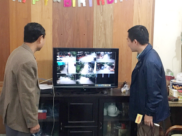 Hệ thống Camera được theo dõi tập trung qua màn hình tivi và được cài đặt trên các thiết bị Smatphone của các hộ dân trong tổ để theo dõi qua mạng Internet