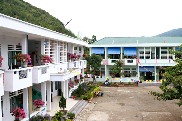 Trường Tiểu học thị trấn Yên Minh được nâng cấp, sửa chữa, đáp ứng yêu cầu dạy và học.