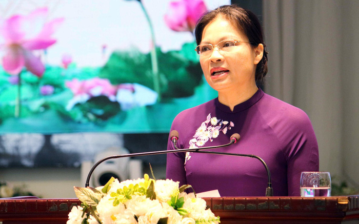 Chủ tịch Hội LHPN Việt Nam Hà Thị Nga trình bày tham luận tại Hội thảo khoa học 