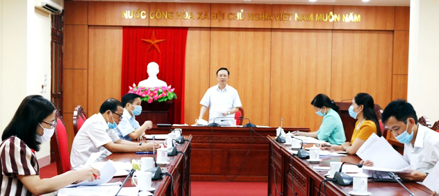 Phó Bí thư Thường trực Tỉnh ủy, Chủ tịch HĐND tỉnh Thào Hồng Sơn kết luận phiên họp.