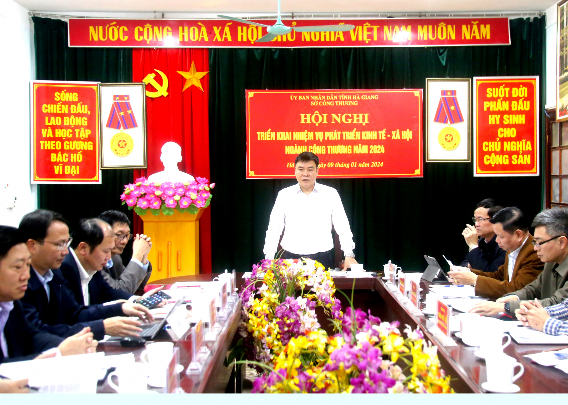 Phó Chủ tịch Thường trực UBND tỉnh Hoàng Gia Long phát biểu chỉ đạo hội nghị.