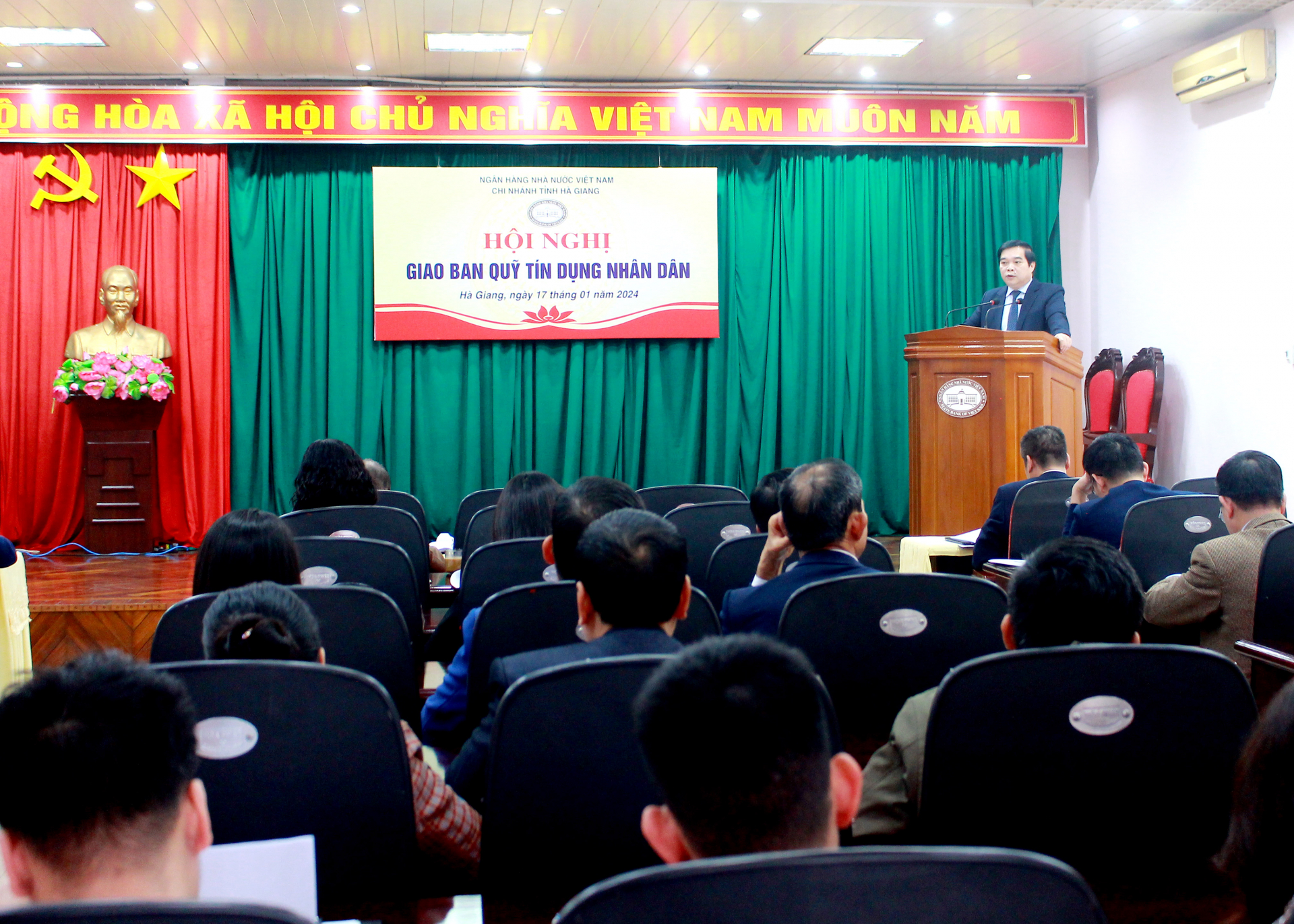 Lãnh đạo Ngân hàng Nhà nước Chi nhánh tỉnh phát biểu tại hội nghị