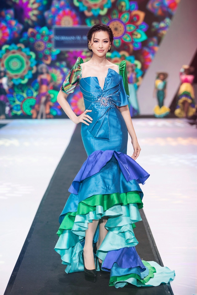 Hoa hậu Trái đất 2018 Phương Khánh mặc trang phục của nhà thiết kế Philippines lấy cảm hứng từ lễ hội Pista Sa Nayon truyền thống