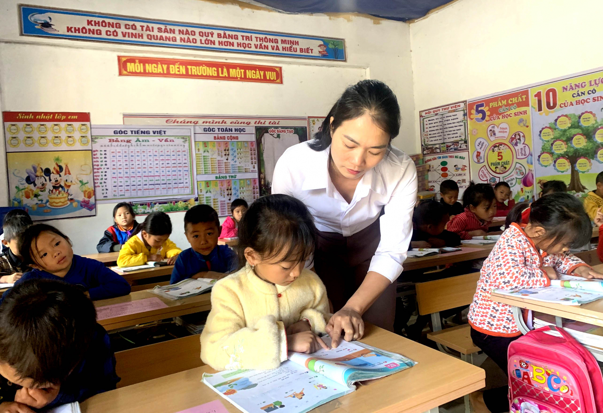 Cô Hoàng Thị Huyền được lựa chọn vinh danh toàn quốc tại Chương trình “Chia sẻ cùng thầy cô năm 2023”.