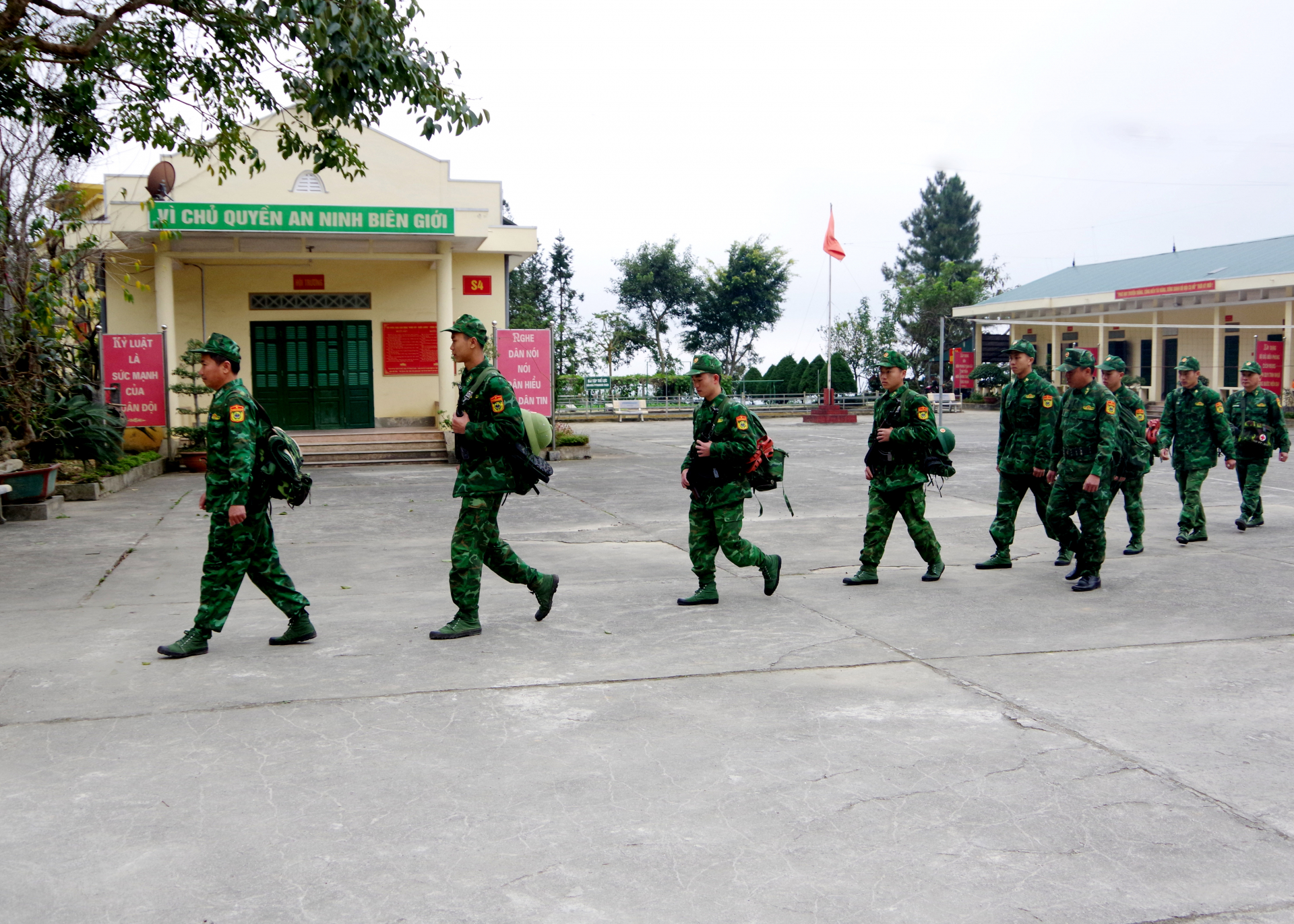 Cán bộ, chiến sỹ Đồn Biên phòng Nghĩa Thuận luyện tập sẵn sàng thực hiện nhiệm vụ.
