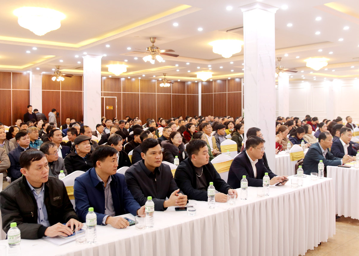 Các đại biểu dự hội nghị.