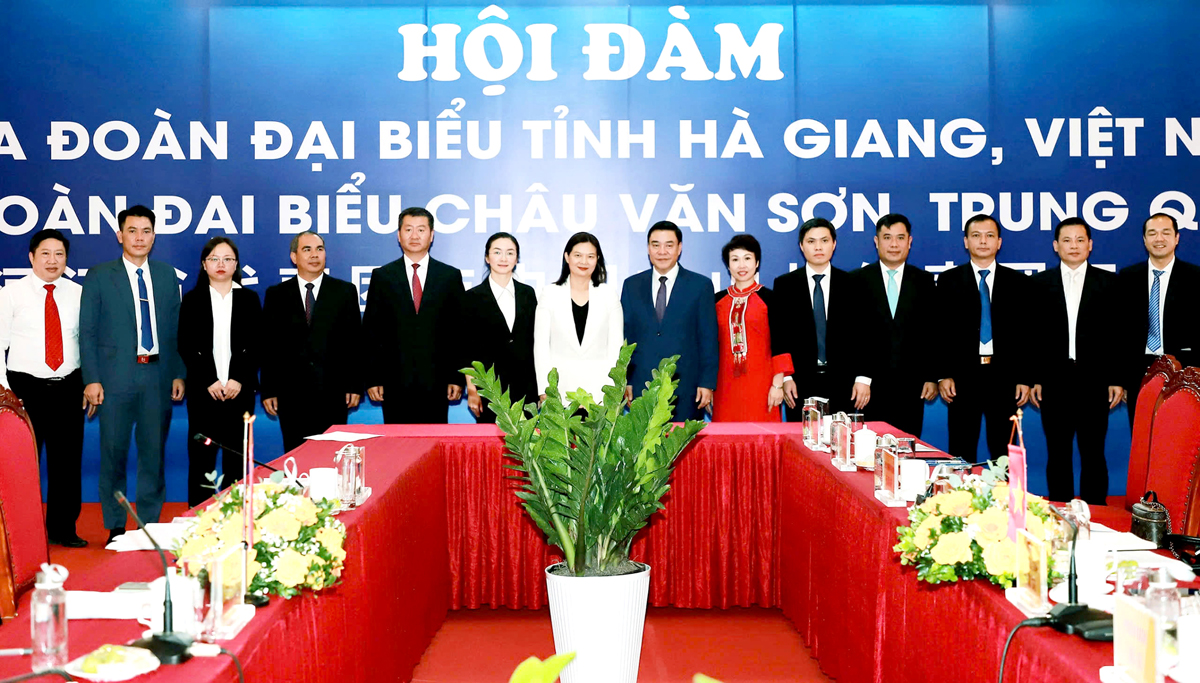 The talks between Ha Giang Provincial People’s Committee and the Government of Wenshan Prefecture (China).