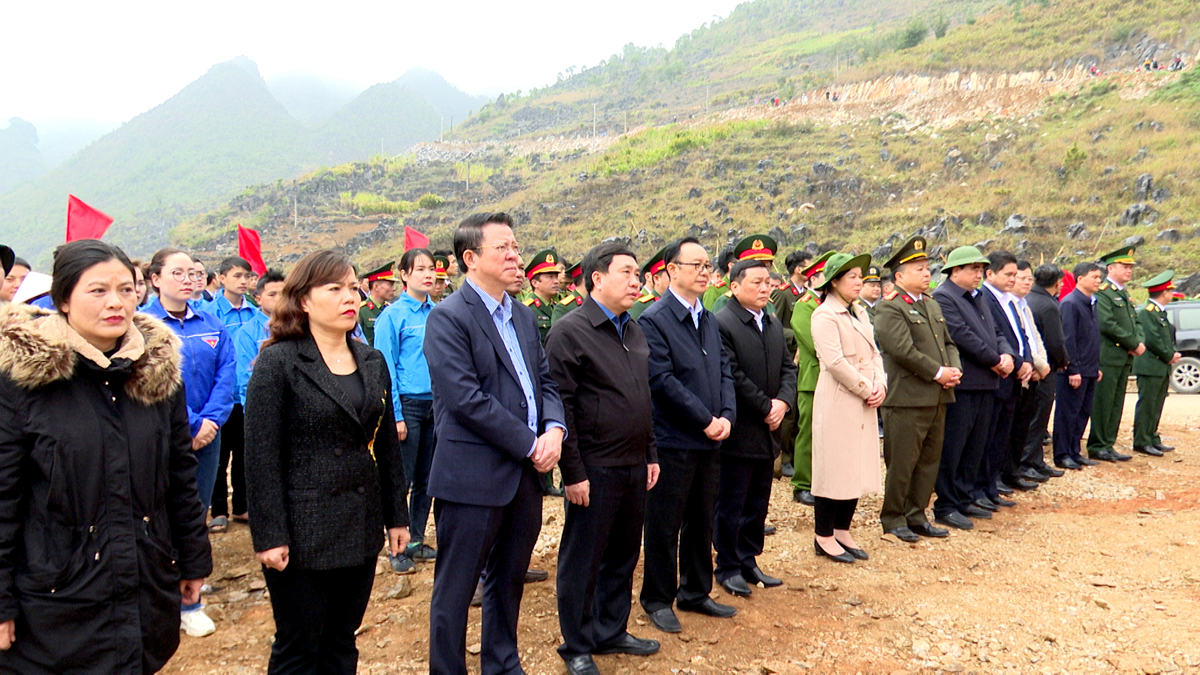 Cách đây 64 năm, Chủ tịch Hồ Chí Minh đã kêu gọi toàn dân hưởng ứng tháng trồng cây: “Việc này tốn kém ít mà lợi ích rất nhiều”, “vì lợi ích 10 năm thì phải trồng cây”. Từ đó đến nay, “Tết trồng cây” trở thành truyền thống tốt đẹp của nhân dân ta trong dịp Tết. Mỗi khi Tết đến, Xuân về cũng là mùa cho cây cối đâm chồi, nảy lộc.