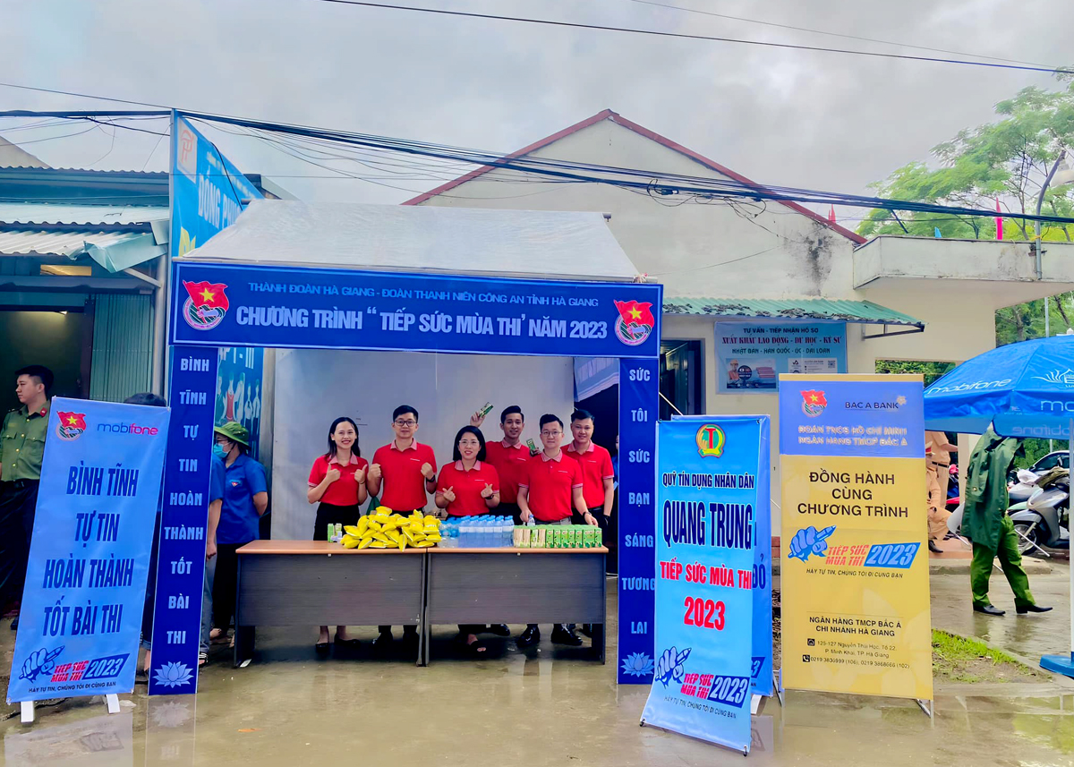 Quỹ Tín dụng nhân dân Quang Trung tham gia chương trình Tiếp sức mùa thi 2023
