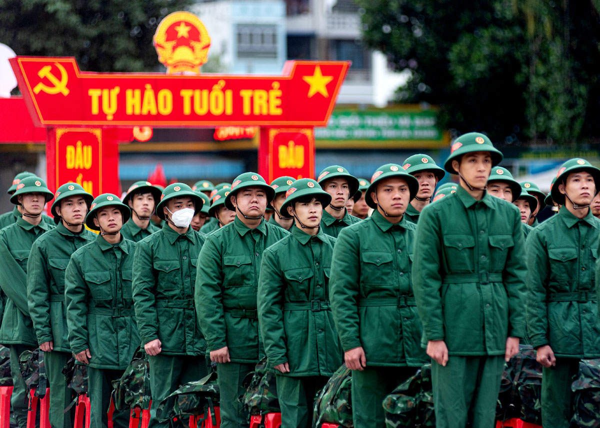 Buổi lễ giao nhận quân ở thành phố Hà Giang diễn ra trong không khí trang trọng, tự hào.  