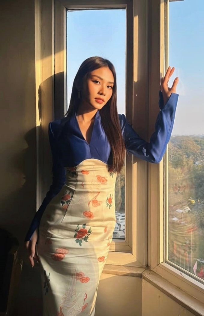 Mai Phương tạo dáng với mẫu đầm của nhà thiết kế Võ Thanh Can trong ngày đầu tiên tham gia cuộc thi.
