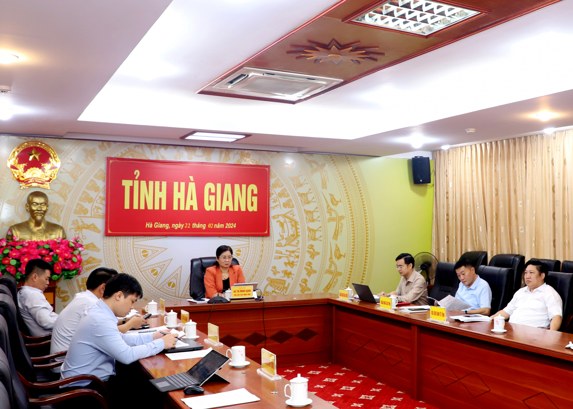 Phó Chủ tịch UBND tỉnh Hà Thị Minh Hạnh và các đại biểu dự tại điểm cầu tỉnh
