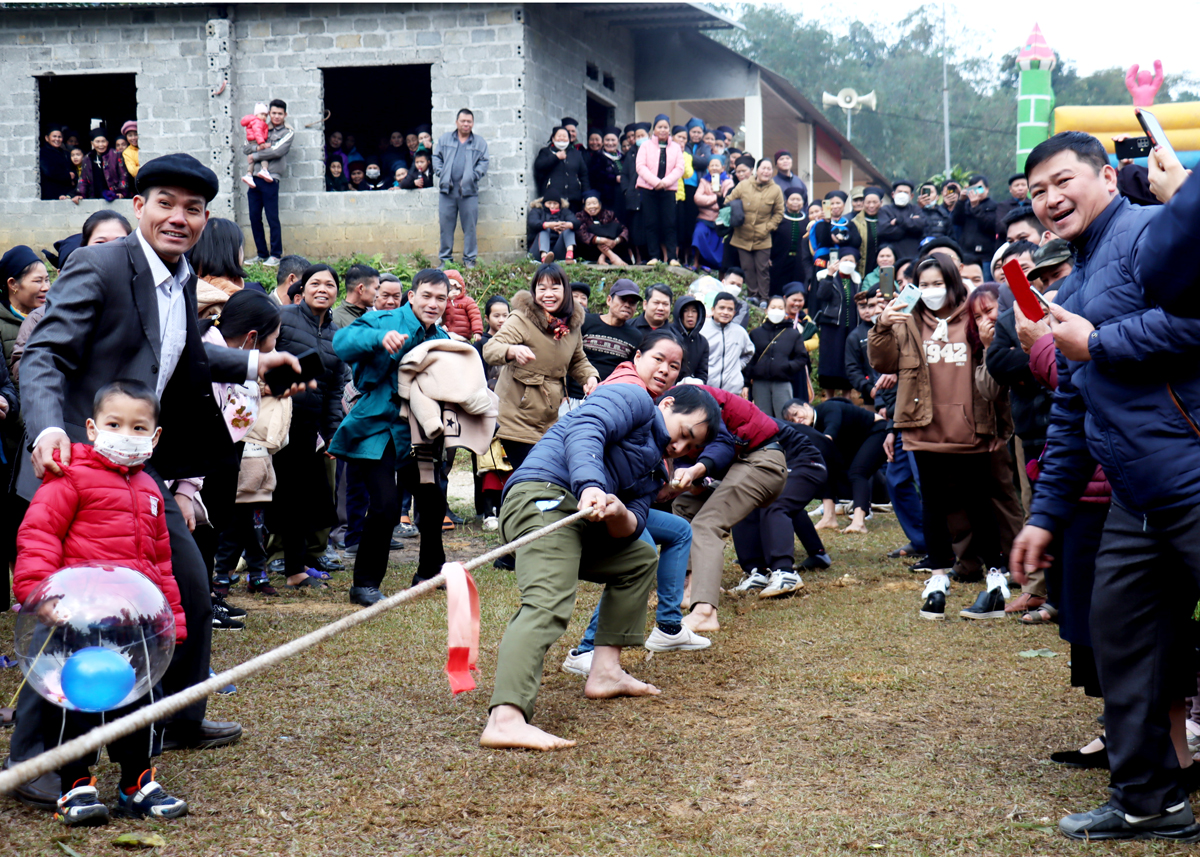 Việc tổ chức trò chơi dân gian trong các Lễ hội Lồng Tồng của người Tày ở Hà Giang tạo sân chơi bổ ích, tăng cường khối đoàn kết toàn dân.