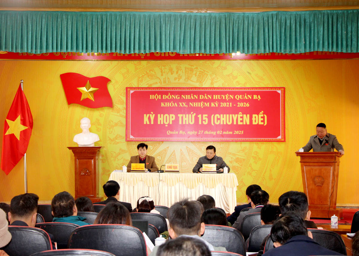 Quang cảnh kỳ họp