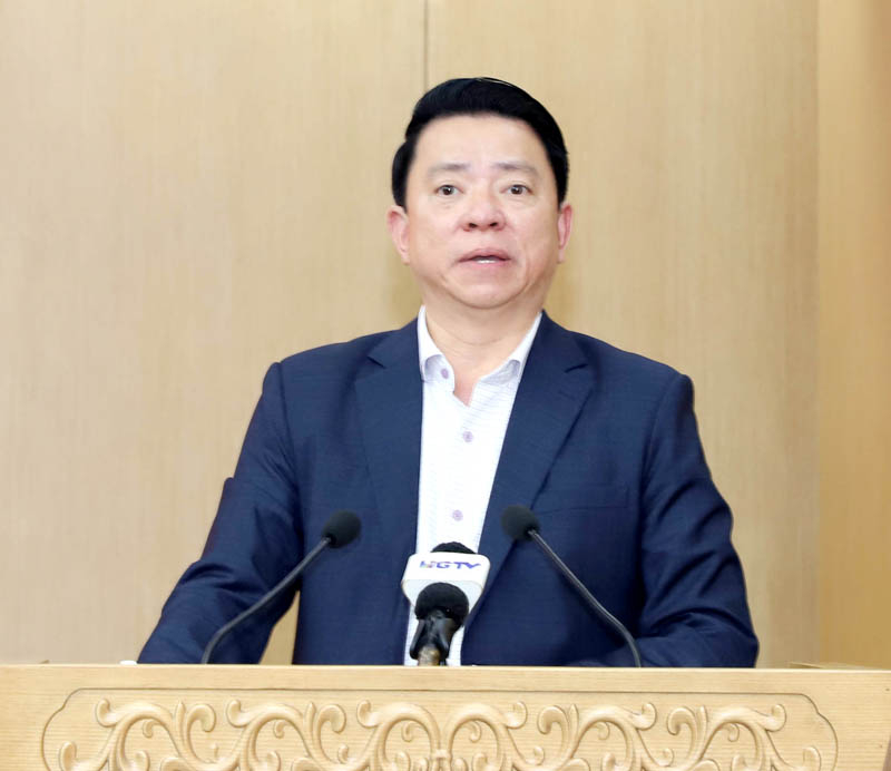 Trưởng ban Tuyên giáo – Dân vận Tỉnh ủy Trần Mạnh Lợi thảo luận tại buổi làm việc.