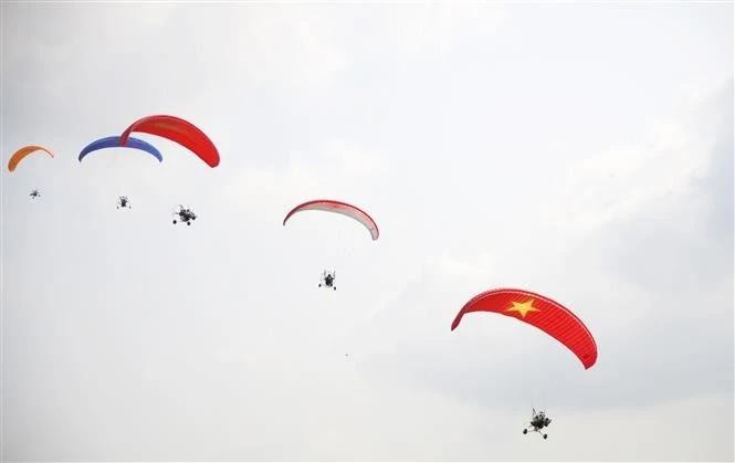 The first Ho Chi Minh City Open Paragliding Tournament kicks off on February 15 in An Giang province. 