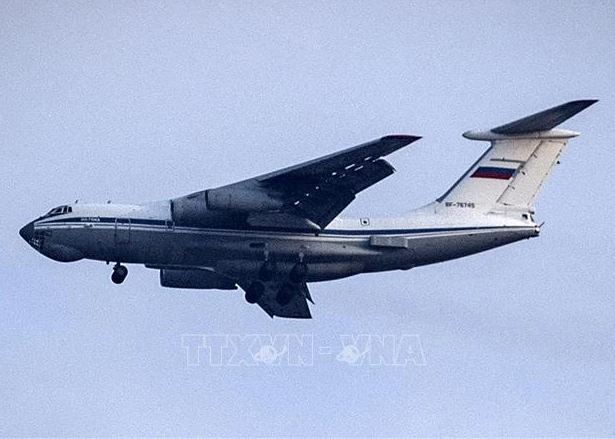 Máy bay vận tải Ilyushin IL-76 bay trên không phận gần thành phố Qamishli, tỉnh Hasakah, Đông Bắc Syria