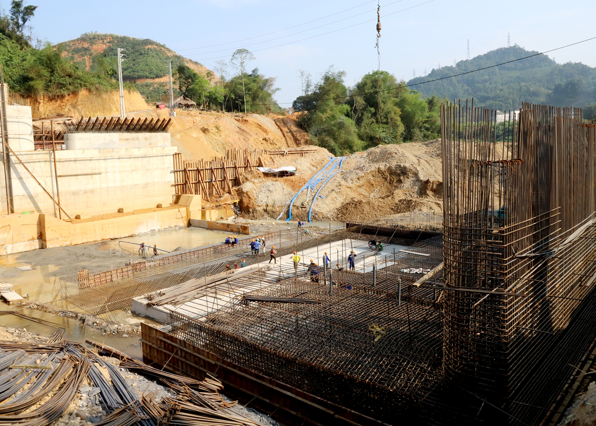 Để hoàn thành công trình Đập dâng nước tạo cảnh quan thành phố Hà Giang sẽ cần khoảng 2.550 tấn thép xây dựng và 26.670 m3 bê tông