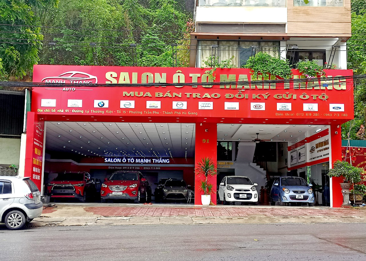 Salon ô tô Mạnh Thắng (TP Hà Giang) đưa ra thị trường nhiều xe đã qua sử dụng với mẫu mã đẹp và đảm bảo chất lượng