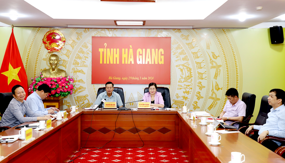 Các đồng chí lãnh đạo tỉnh và đại biểu dự tại điểm cầu Hà Giang.