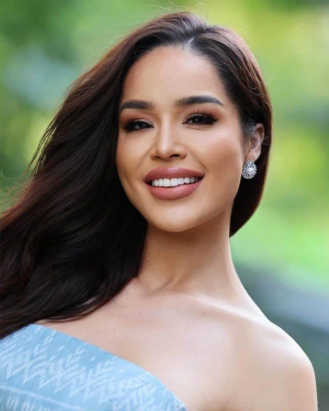 Người đẹp Thái Lan Tharina Botes là người sở hữu lượt thích khủng trên trang Facebook chính thức của Miss World. Tính tới thời điểm hiện tại, bức ảnh này đã nhận được 14.000 lượt tương tác. Hoa hậu Thái Lan cũng được đánh giá là một trong những ứng cử viên có khả năng chiến thắng trong đêm chung kết.

