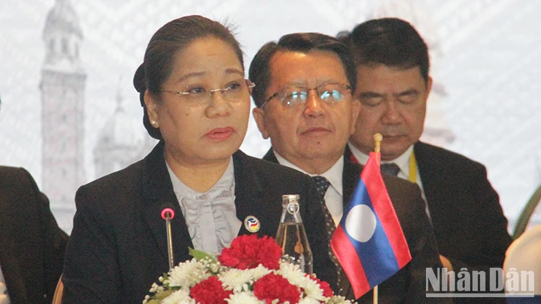 Bộ trưởng Thông tin, Văn hóa và Du lịch Lào Suansavanh Viyaketh chủ trì Hội nghị.