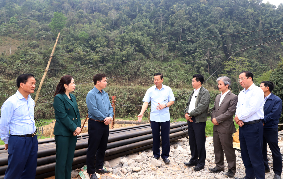 Chủ tịch UBND tỉnh Nguyễn Văn Sơn kiểm tra tiến độ dự án ĐT.176B thuộc địa bàn xã Minh Sơn.