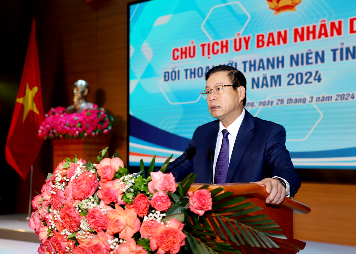 Chủ tịch UBND tỉnh Nguyễn Văn Sơn phát biểu tại buổi đối thoại