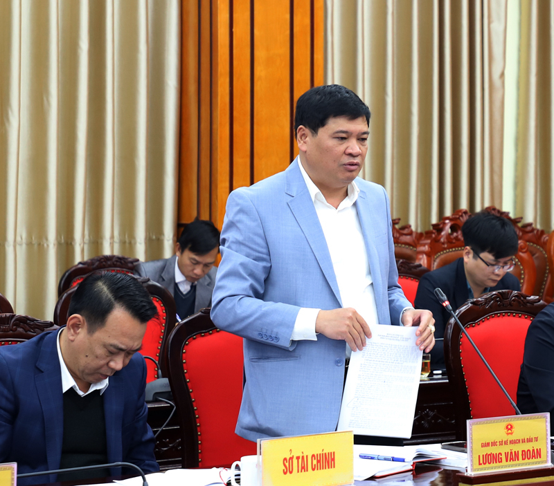 Giám đốc Sở Kế hoạch và Đầu tư Lương Văn Đoàn báo cáo tình hình KT – XH tháng 2.2024.