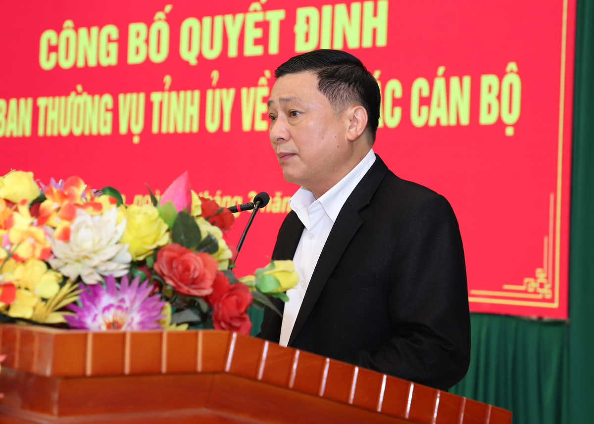 Trưởng Ban Tổ chức Tỉnh ủy Nguyễn Minh Tiến công bố Quyết định của BTV Tỉnh ủy
