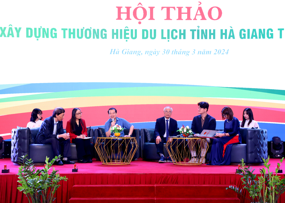 Các chuyên gia thảo luận về Định vị và xây dựng thương hiệu du lịch Hà Giang.
