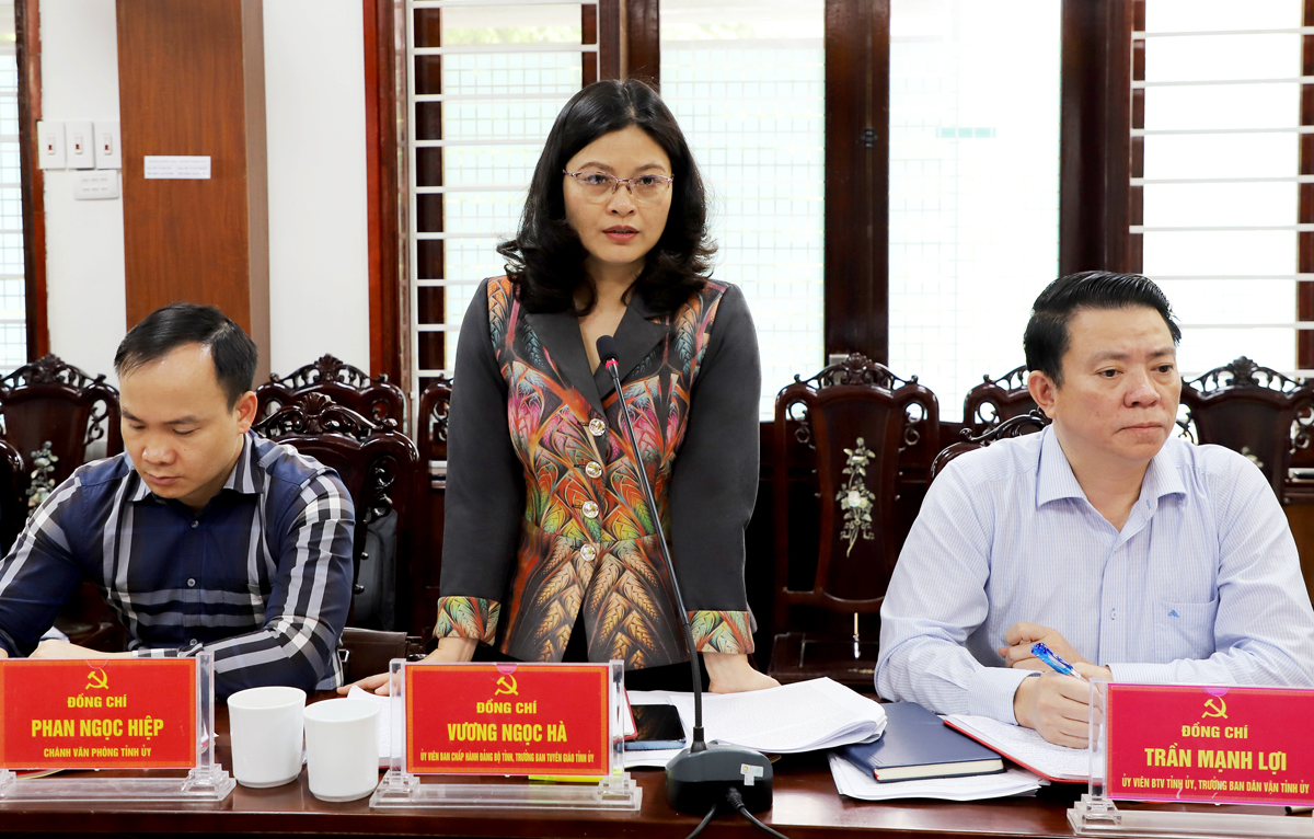 Trưởng Ban Tuyên giáo Tỉnh ủy Vương Ngọc Hà phát biểu tại buổi làm việc