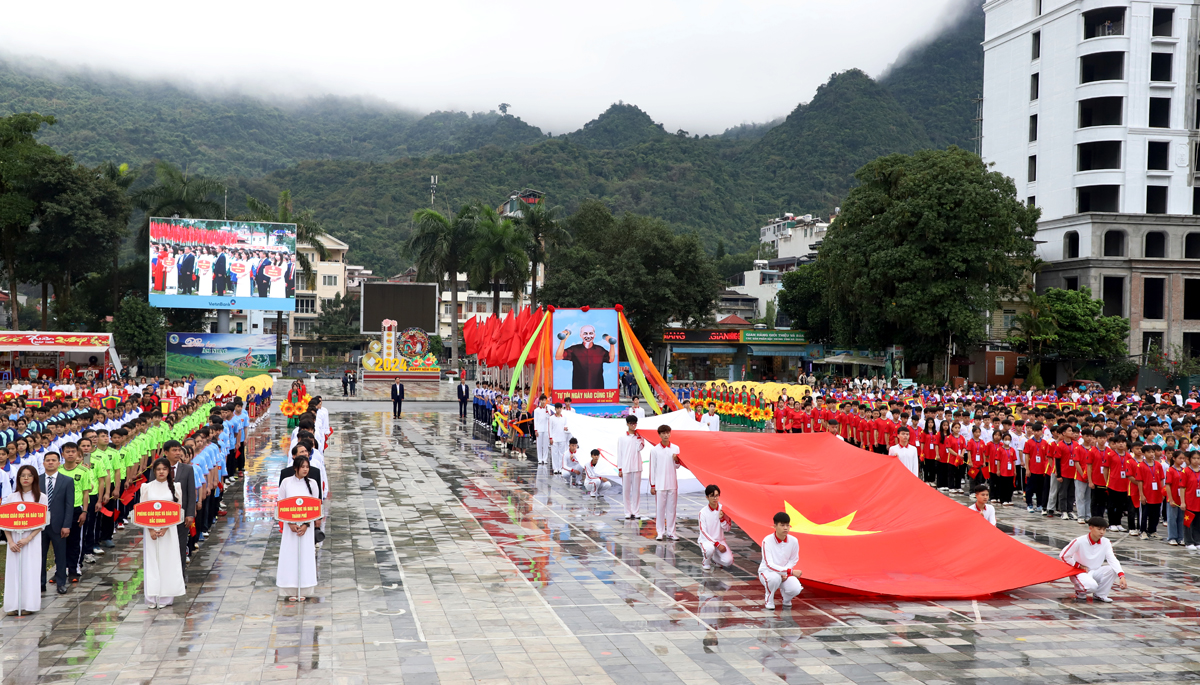 Hội khỏe Phù Đổng tỉnh Hà Giang lần thứ IX là ngày hội thể thao lớn nhất dành cho tuổi trẻ học đường.