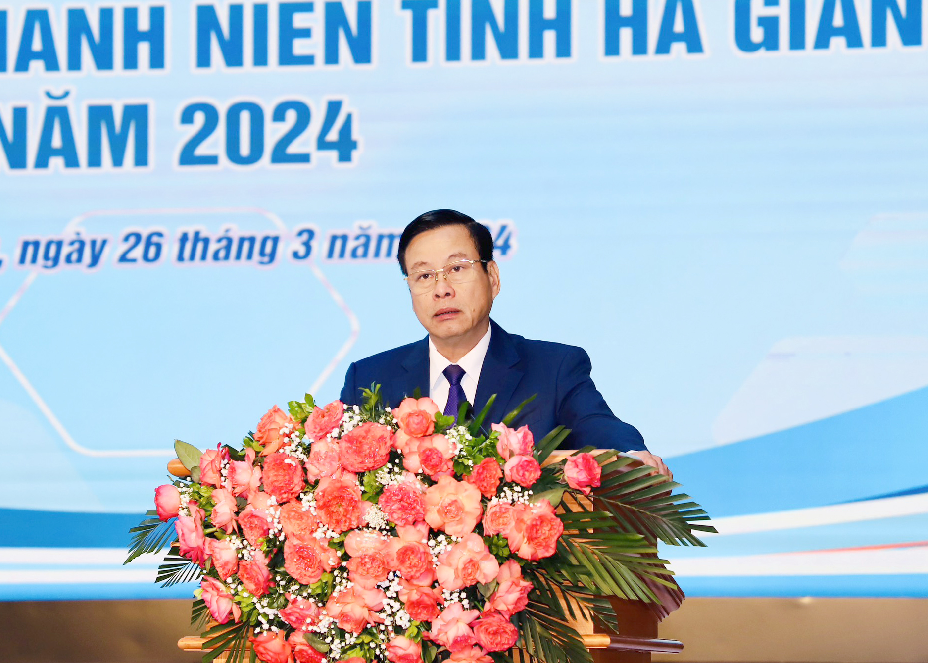 Chủ tịch UBND tỉnh Nguyễn Văn Sơn phát biểu tại buổi đối thoại