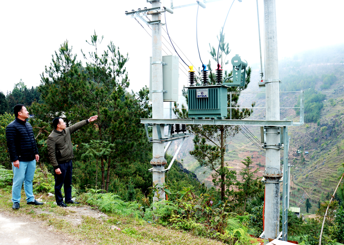 Công trình cấp điện cho thôn Ngài Lầu, xã Pải Lủng vừa được đầu tư xây dựng.