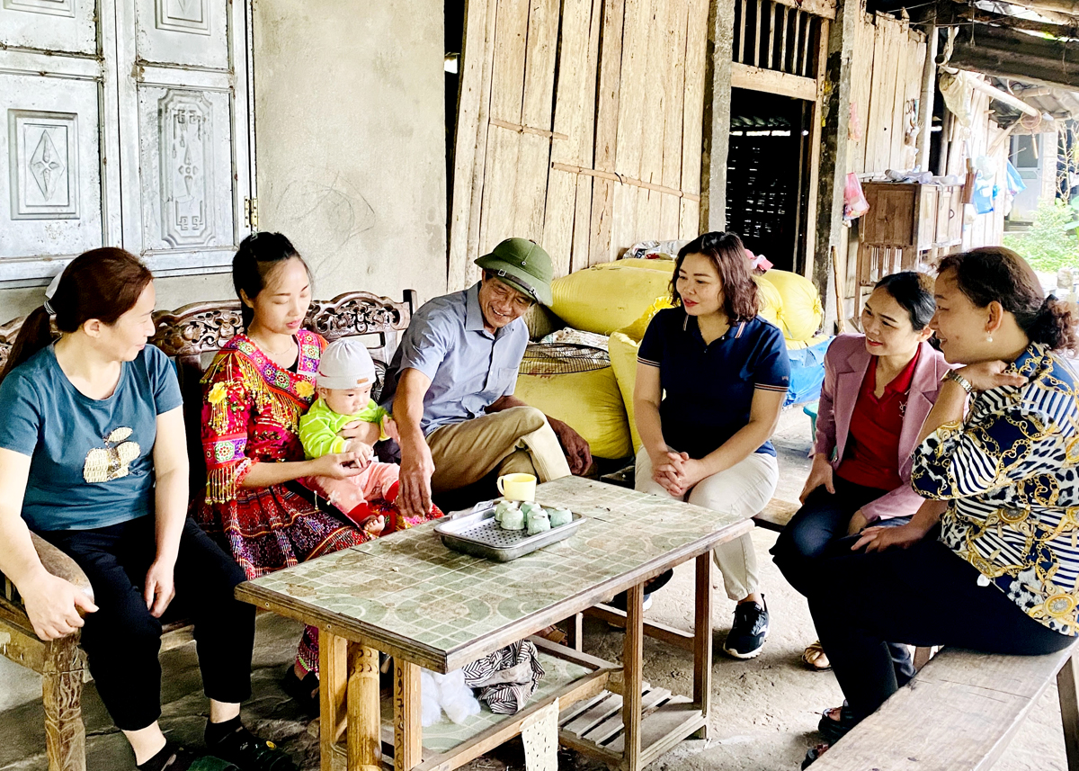 Hội Liên hiệp Phụ nữ Vị Xuyên tuyên truyền bình đẳng giới tại thôn Ngọc Hà, xã Ngọc Linh.