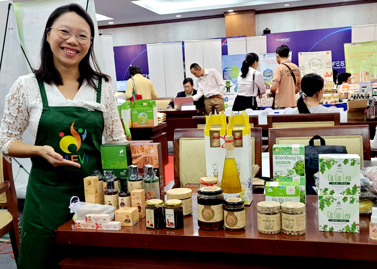 Sản phẩm đặc trưng của huyện Đồng Văn được trưng bày, giới thiệu tại các hội nghị lớn trong nước.