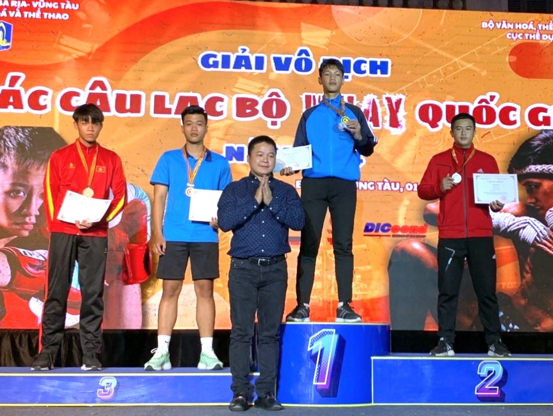 VĐV Lù Thanh Vẫn đoạt HCB hạng cân 75 kg.