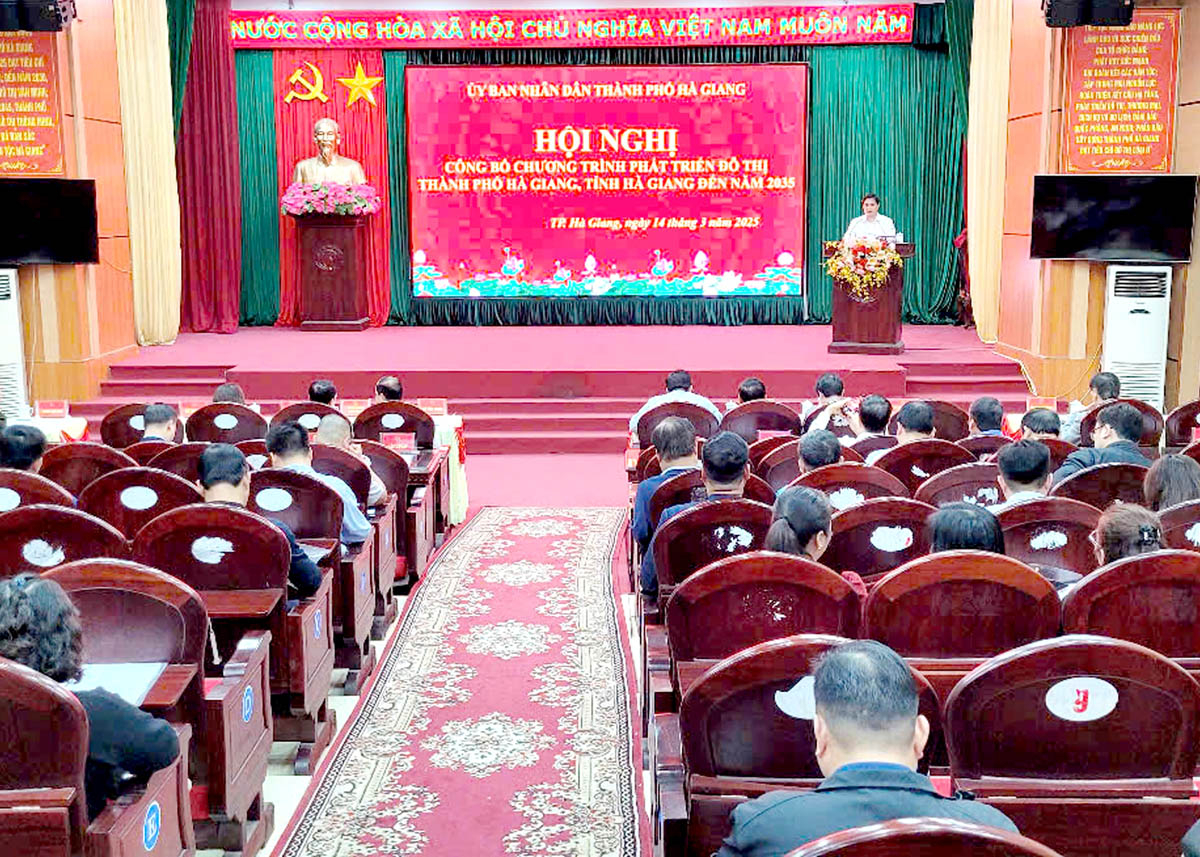 Lãnh đạo thành phố Hà Giang công bố Chương trình phát triển đô thị thành phố Hà Giang đến năm 2035.