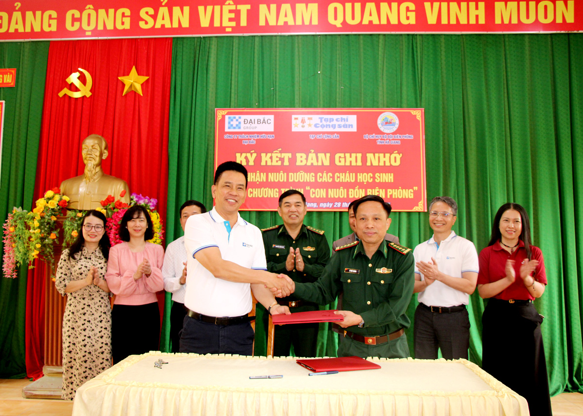 Bộ Chỉ huy Bộ đội Biên phòng (BĐBP) tỉnh Hà Giang phối hợp với Công ty TNHH Đại Bắc - Đại Bắc Group ký kết bản ghi nhớ về việc hỗ trợ 20 học sinh có hoàn cảnh khó khăn trong chương trình “Con nuôi Đồn Biên phòng”.