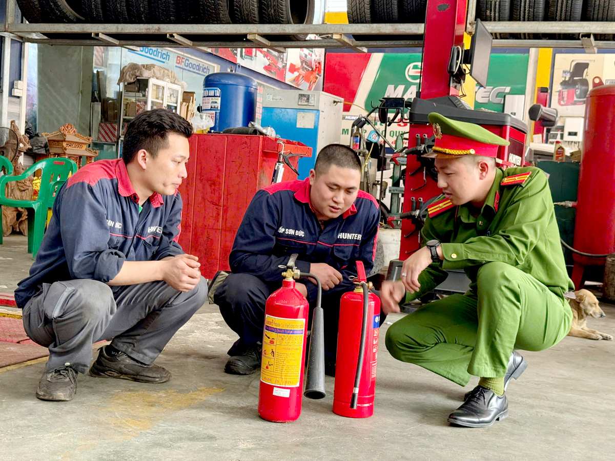 Cảnh sát PCCC&CNCH tỉnh Hà Giang kiểm tra công tác PCCC trên địa bàn