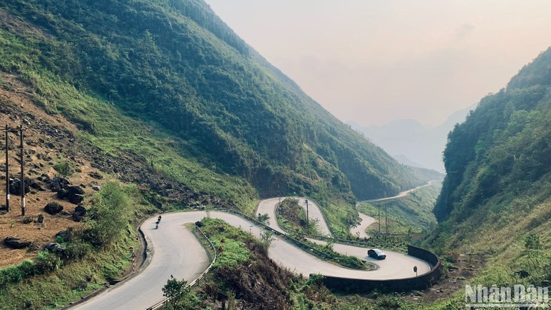 With spectacular routes and pristine, majestic natural landscapes, Ha Giang delivers unforgettable experiences for any adventurer once they set foot there.