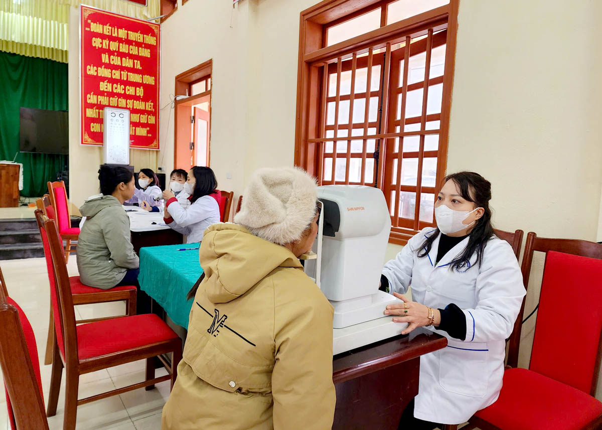 The medical equipment system at local healthcare facilities is gradually being upgraded to ensure effective medical examination and treatment for the people.