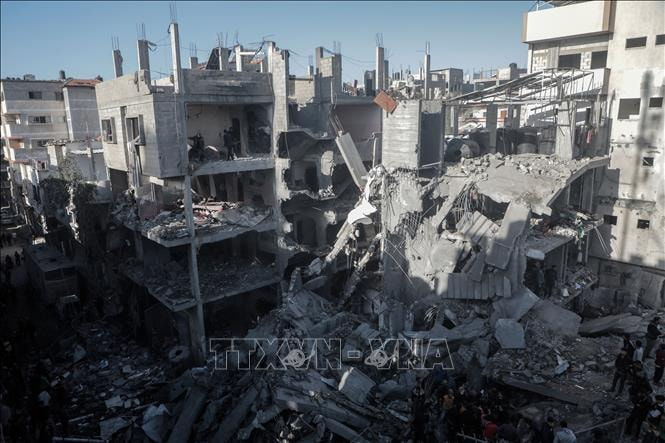Tòa nhà bị phá hủy sau cuộc không kích của Israel tại Dải Gaza.