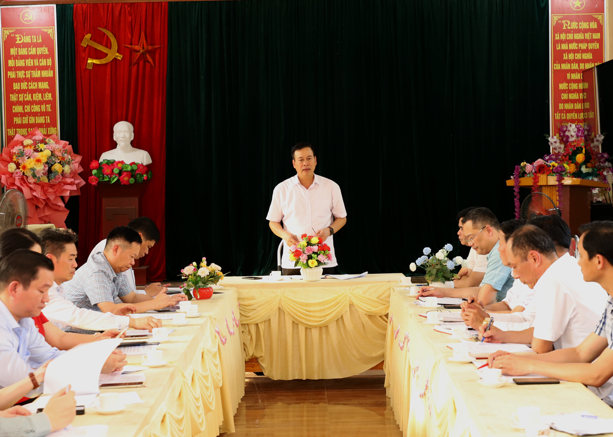 Chủ tịch UBND tỉnh Nguyễn Văn Sơn phát biểu tại buổi làm việc với xã Xuân Minh.