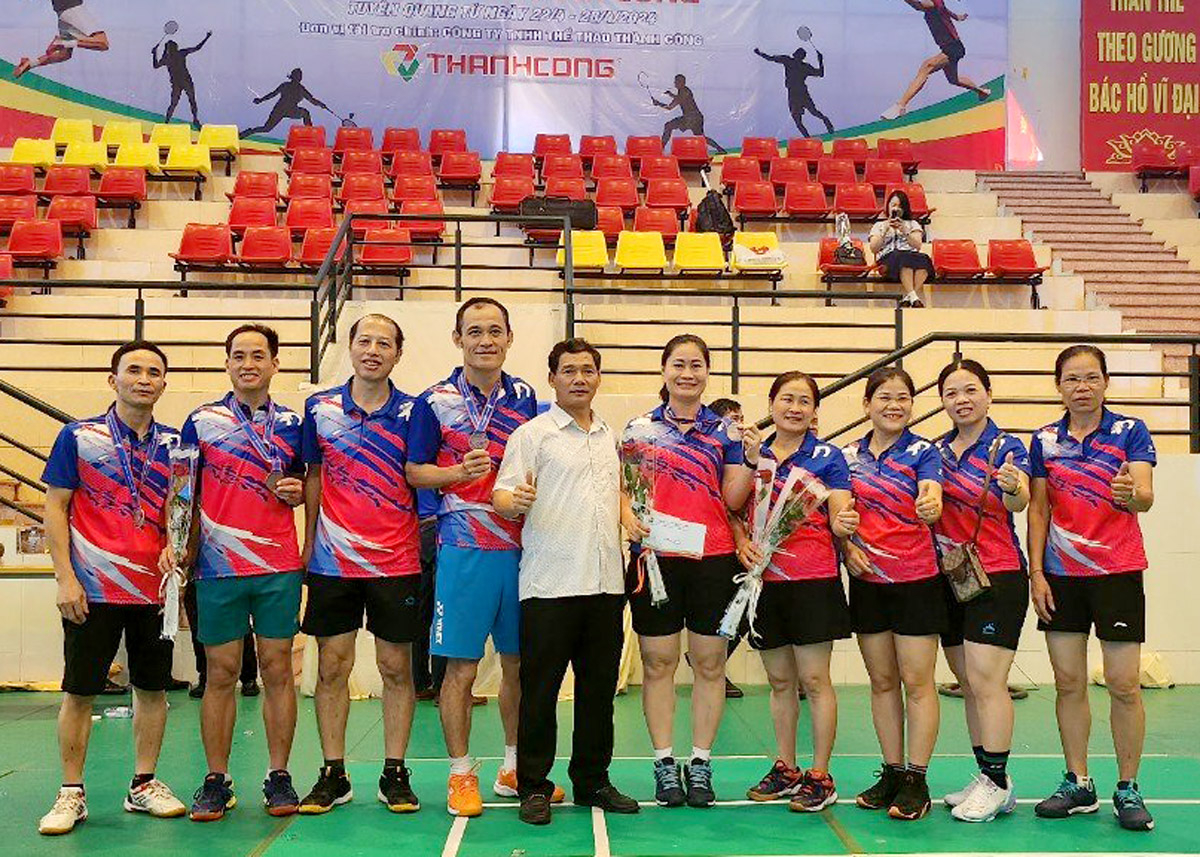 Đoàn vận động viên Cầu lông Hà Giang tại Giải cầu lông CLB các tỉnh, thành, ngành toàn quốc năm 2024.
