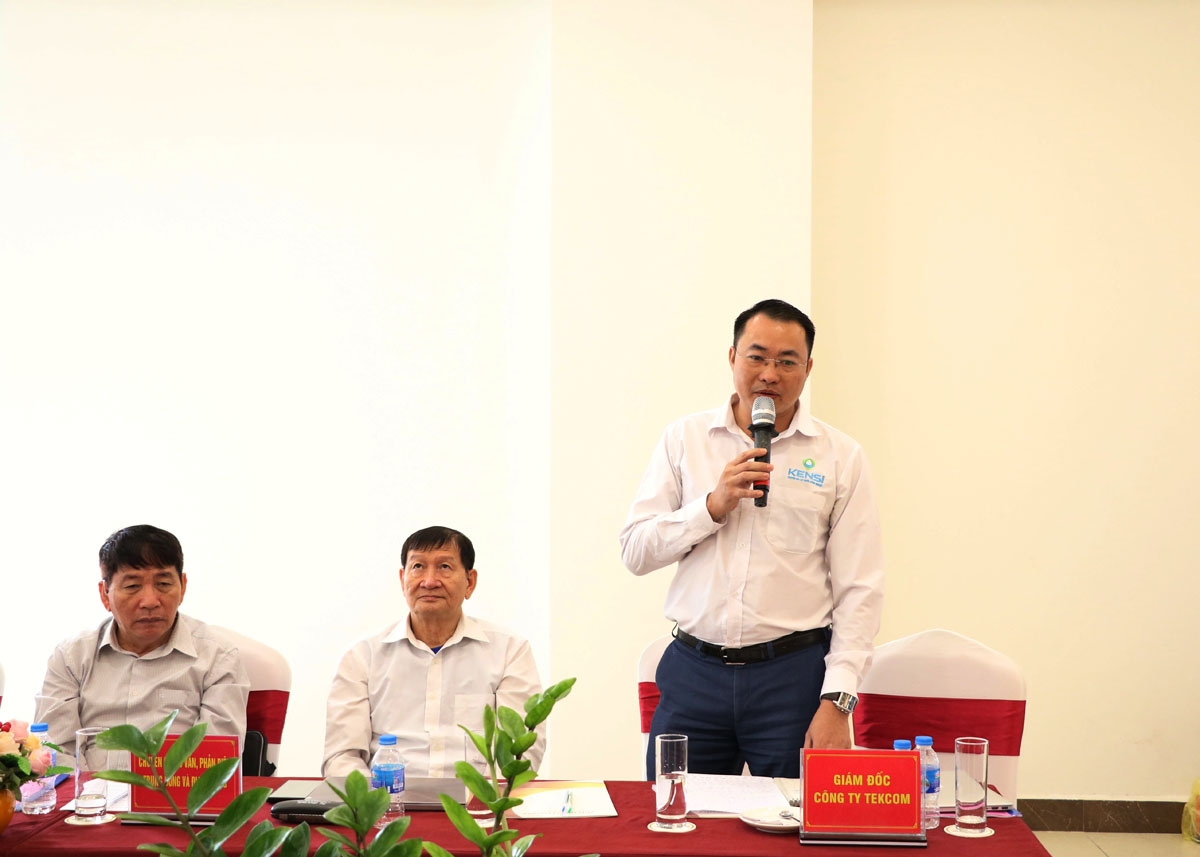 Giám đốc Công ty Cổ phần thiết bị và Công nghệ TIKCOM Nguyễn Tiến Cương tham luận tại hội thảo.
