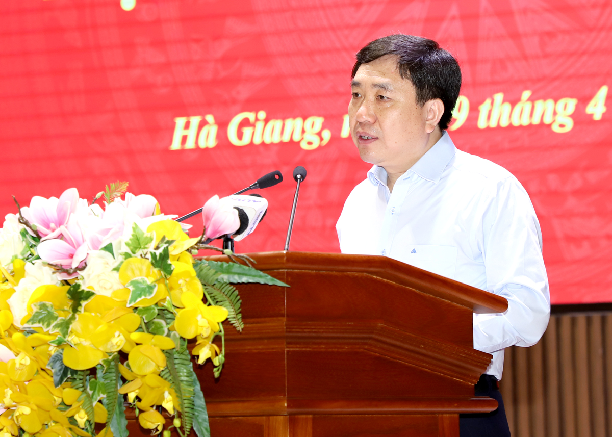 Quyền Bí thư Tỉnh ủy Nguyễn Mạnh Dũng phát biểu khai mạc hội nghị